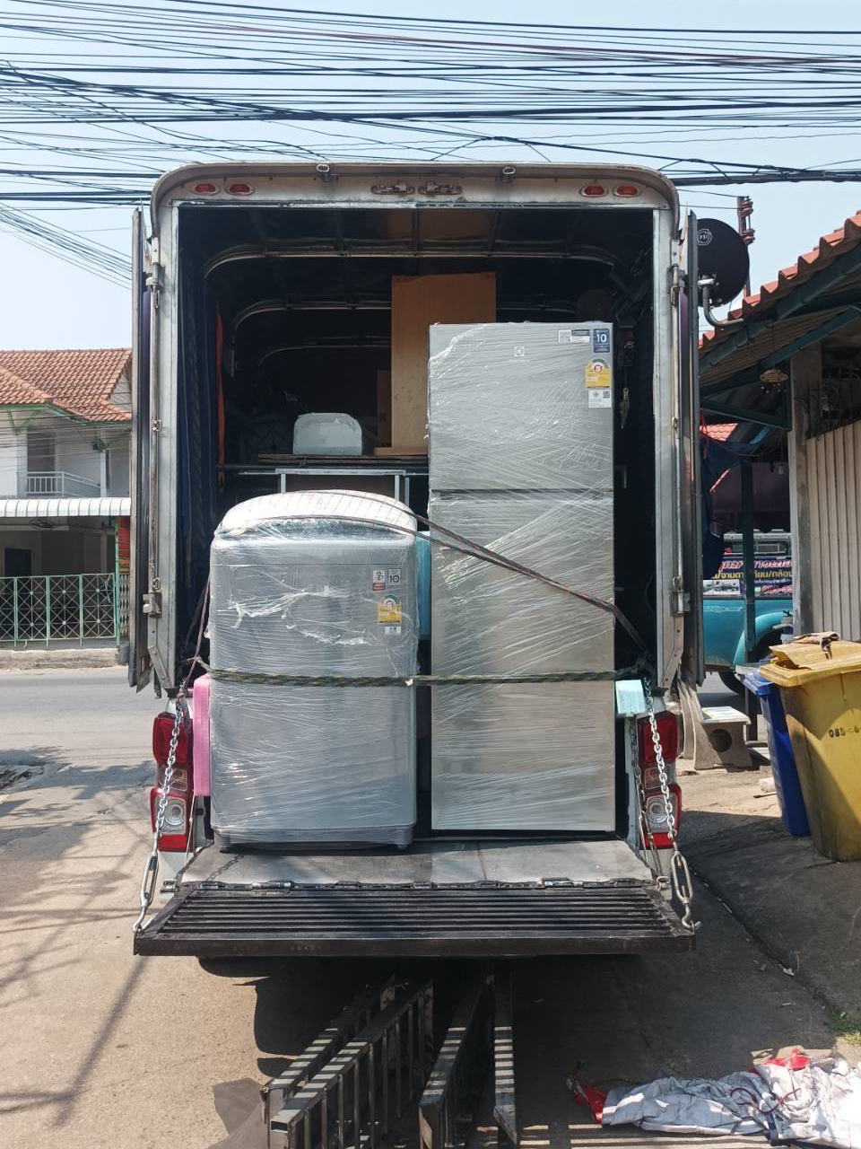หจก.แสงบุญมา บริการรถรับจ้างทุกประเภท ขนย้ายบ้าน คอนโด สำนักงาน ขนส่งสินค้าทั่วประเทศ มีรถ 4-18 ล้อ รถเฮี๊ยบ เทรลเลอร์ พร้อมทีมงานมืออาชีพ บริการรวดเร [..]